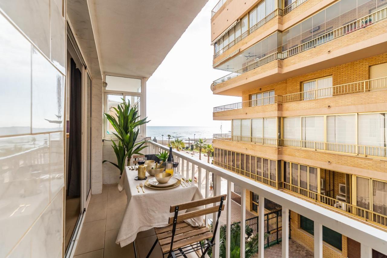 Fuengirola Paseo Maritimo Deluxe Apartment By The Beach Bagian luar foto