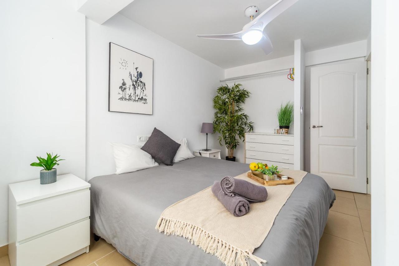 Fuengirola Paseo Maritimo Deluxe Apartment By The Beach Bagian luar foto