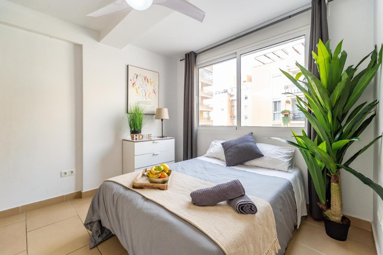 Fuengirola Paseo Maritimo Deluxe Apartment By The Beach Bagian luar foto