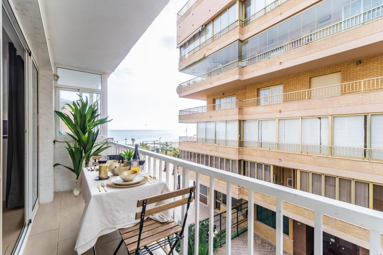 Fuengirola Paseo Maritimo Deluxe Apartment By The Beach Bagian luar foto